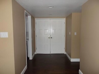 045-903734 - Front Entryway