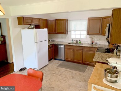 12804 Melvue Ct, Fairfax, VA 22033 - photo 4