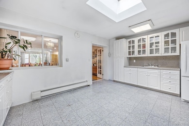 14759 71st Ave, Flushing, NY 11367 - photo 6