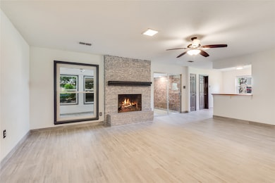 2004 Sleepy Hollow Dr, Pearland, TX 77581 - photo 5