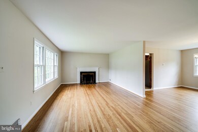 1904 Stirrup Ln, Alexandria, VA 22308 - photo 4