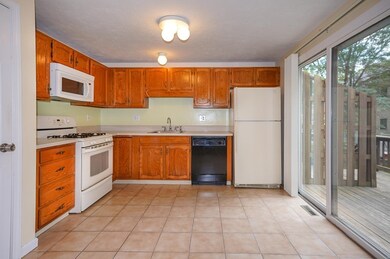 17 Pinecrest Village unit 17, Hopkinton, MA 01748 - photo 2