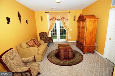 9124 Aventon Ct, Lorton, VA 22079 - photo 6