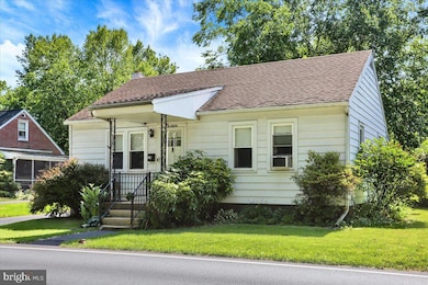 30 N Dwight St, Reading, PA 19609 - photo 2