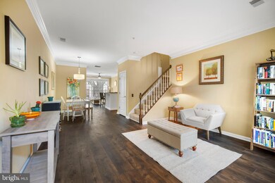 1732 Kingsgate Ct, Alexandria, VA 22302 - photo 3