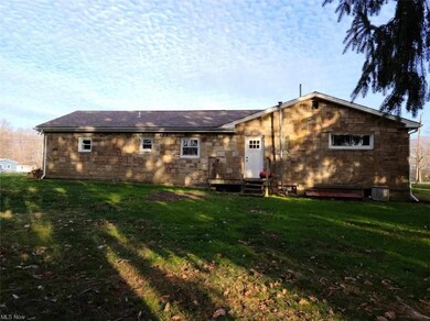 15879 Milbourne Ave, East Liverpool, OH 43920 - photo 2