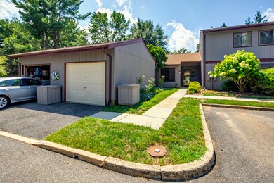 01_House Front