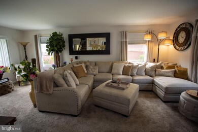 42 Plumtree Ln, Willingboro, NJ 08046 - photo 4