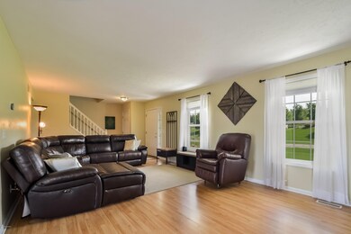 004-Living_Room-3228415-large