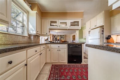 1810 Shadowwood Dr, College Station, TX 77840 - photo 7