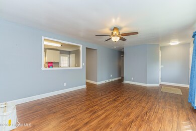 3 May St, East Greenbush, NY 12061 - photo 5