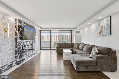 Alexandria Knolls West unit 1502, Alexandria, VA 22304 - photo 3