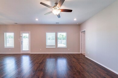 1249 Steed Bluff Dr, Alvin, TX 77511 - photo 4