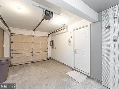 1127 Kelfield Dr, Halethorpe, MD 21227 - photo 5