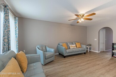 8226 Halls Hammock Ct, Jacksonville, FL 32244 - photo 6