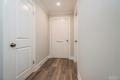 291 Vernon Rd unit B, Monroe Township, NJ 08831 - photo 7