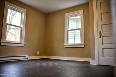 219 E Main St unit 1, Pen Argyl, PA 18072 - photo 4