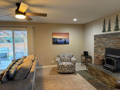 3724 La Marada Way, Klamath Falls, OR 97603 - photo 4