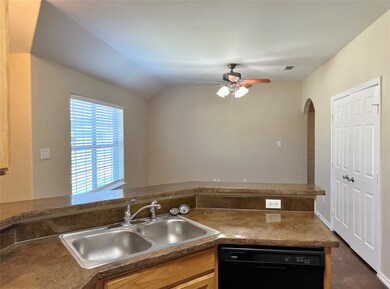 120 Sunburst Ct, Weatherford, TX 76087 - photo 6