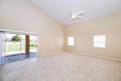 1708 W Stanford Ave-large-007-032-Main L