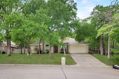 429 Twin Creek Dr, Hurst, TX 76053 - photo 4