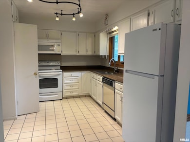 2586 E George Washington Blvd, Davenport, IA 52803 - photo 6