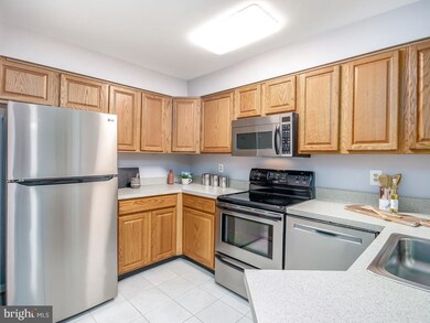 Quaker Hill Community unit 7, Alexandria, VA 22314 - photo 6