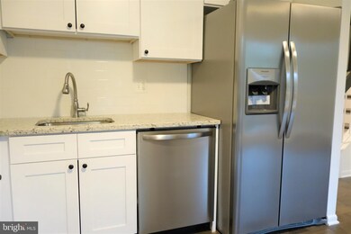 3013 Mission Square Dr, Fairfax, VA 22031 - photo 6