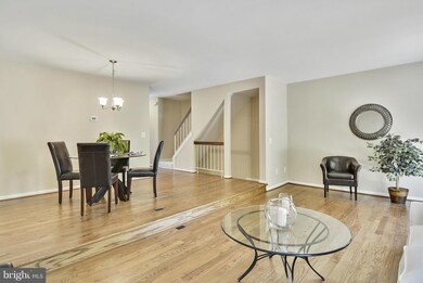 3305 Buckeye Ln, Fairfax, VA 22033 - photo 4