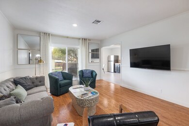 309 Glenmoor Dr, Fredericksburg, TX 78624 - photo 4