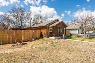 315 Chase Ave, Cleburne, TX 76031 - photo 3