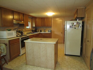 20 First St, Claremont, NH 03743 - photo 5