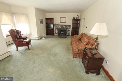 1186 Farmington Ave, Pottstown, PA 19464 - photo 2