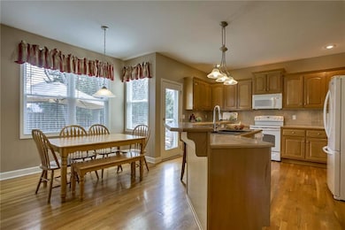 7407 Meadowsweet Ln, Shawnee, KS 66227 - photo 6