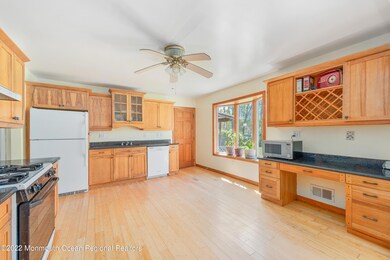 408 Middle Ln, Howell, NJ 07731 - photo 7