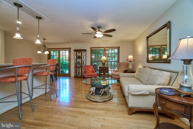 8502 Tysons Ct, Vienna, VA 22182 - photo 3