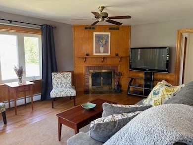 113 Beech St, White River Junction, VT 05001 - photo 3