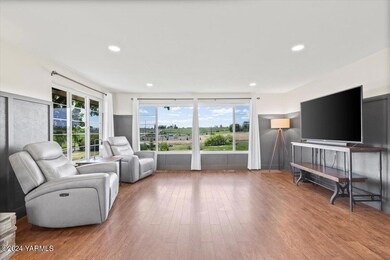 7- Living Room