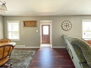 107 W Pioneer Ave, Shenandoah, IA 51601 - photo 4