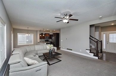 9019 Cody Dr, West Des Moines, IA 50266 - photo 4