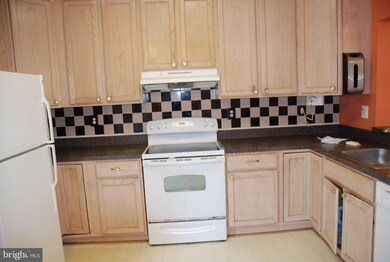 21245 Owls Nest Cir, Germantown, MD 20876 - photo 3