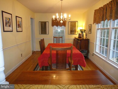 1908 Barbee St, McLean, VA 22101 - photo 3