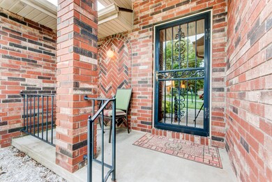 1502 E McClernon-34