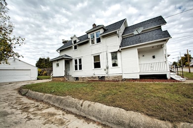 1610 S 10th St, Manitowoc, WI 54220 - photo 2