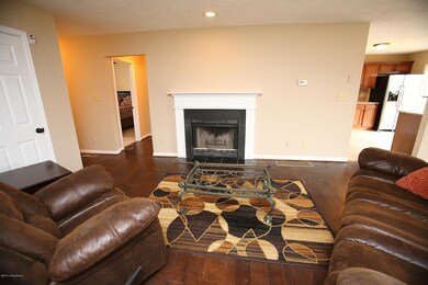 180 Beechtree Ln, Mount Washington, KY 40047 - photo 4