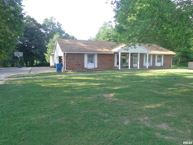 1408 Barnett Rd, Harrisburg, IL 62946 - photo 2