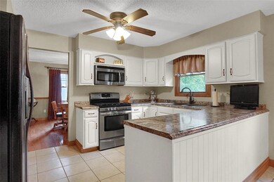 1004 Pine Lake Rd, Collinsville, IL 62234 - photo 7