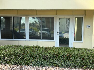 4700 Cove Cir unit 108, Saint Petersburg, FL 33708 - photo 2