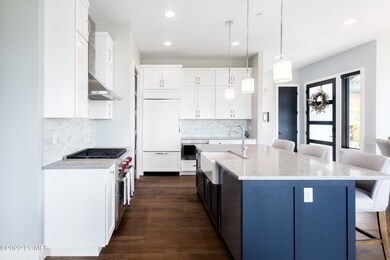 6_Kitchen-Dining_high_3867192
