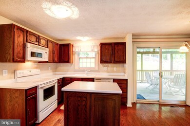 9221 Briarchip St, Laurel, MD 20708 - photo 7